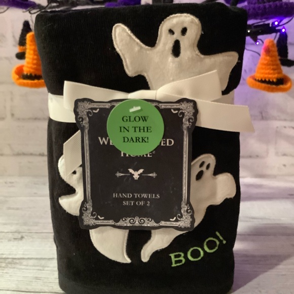 Well Dressed Home 2Pk. Glow In The Dark Ghost Hand Towels - Picture 3 of 3
